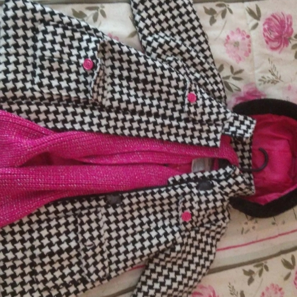 Girls winter coat ( Scarf included )